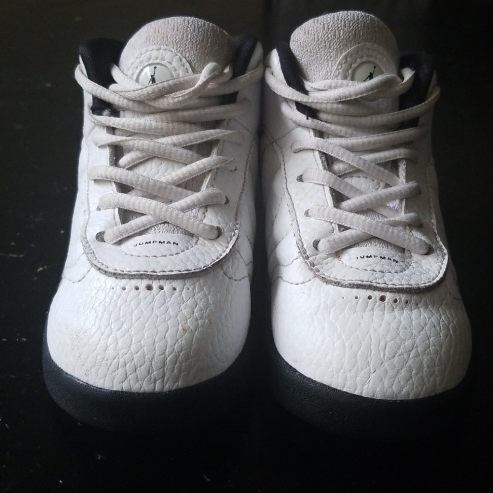 Toddler boys White and black Jordans Jumpman Pro